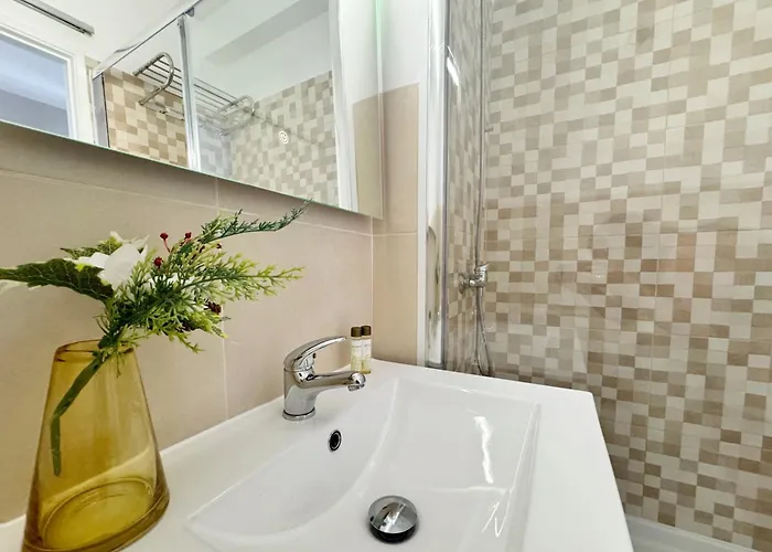 Arcos Flat Next To The By Homeful Homes Apartman *