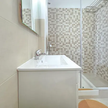 Arcos Flat Next To The By Homeful Homes * Пасу-де-Аркуш